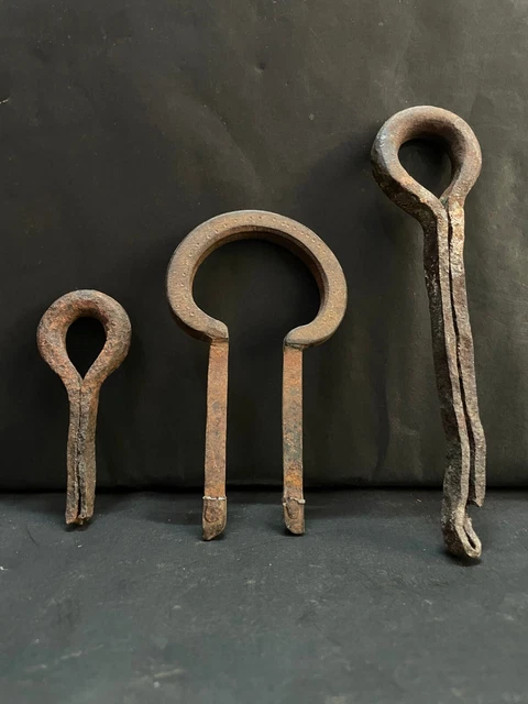 OLD VINTAGE 1900's HAND FORGED RUSTIC IRON WALLS HOOKS 3 PCS MULTIPURPOSE USE