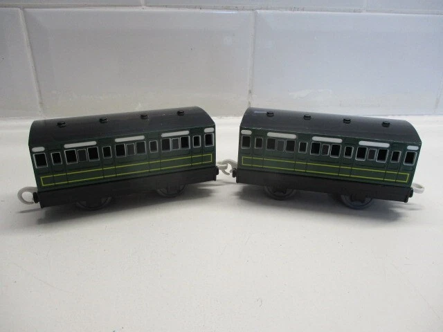 TOMY TRACKMASTER THOMAS the tank engine Emily's coaches £8.99 - PicClick UK