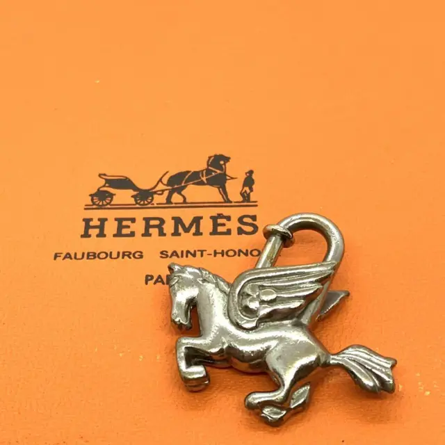 HERMES Cadena Pegasus silver charm necklace