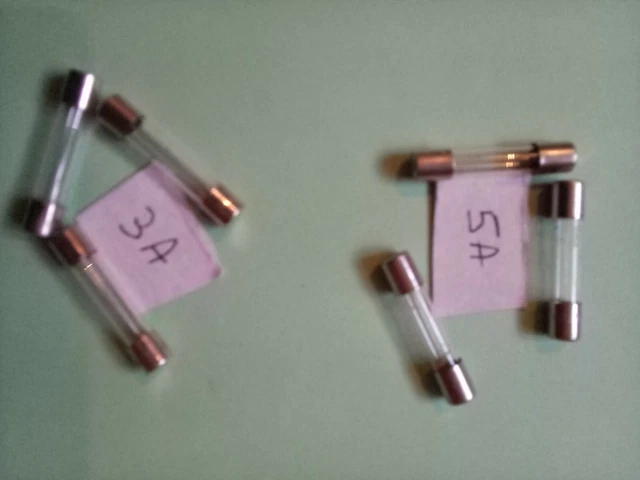 Lot de fusibles verre  6 * 30 mm de 3A et 5A