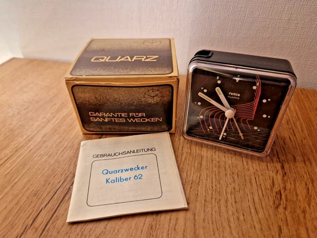 DDR Quarzwecker Kaliber 62 VEB Ruhla Uhr neu in originaler Verpackung EVP 56 M