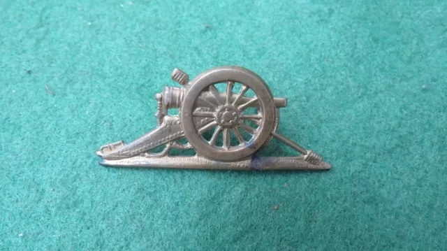 Ww 1 Or 2 British Army Royal Artillery Brass Collar Badge