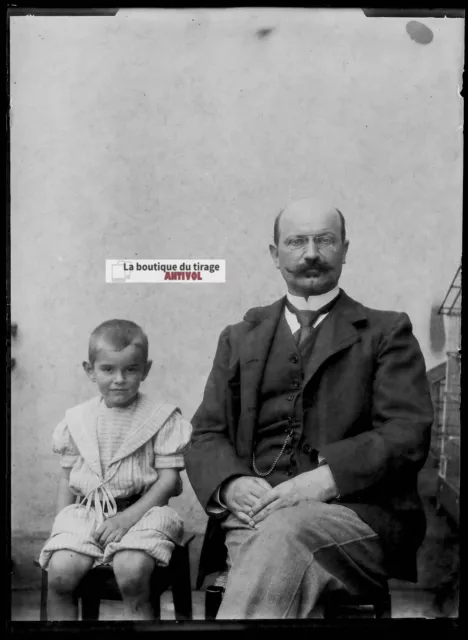 Plaque verre photo ancienne négatif noir et blanc 13x18 cm portait homme enfant