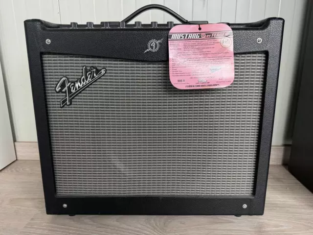 Fender Mustang Iii V2 Amplificatore Per Chitarra Elettrica 12" 100 Watt Usato