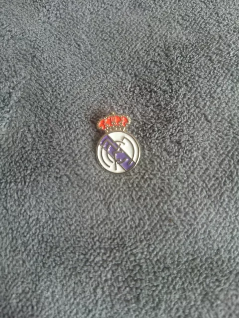 REAL MADRID Club Crest ENAMEL Pin badge