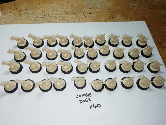 40 x 1/72 Scale Zombie Undead Wolves Wargs (Dark Alliance/Caesar?)