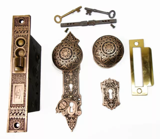 Antique Set EASTLAKE VICTORIAN Gothic Backplate Doorknob Double Key Mortise Lock 2