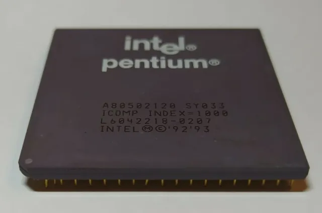 Procesador vintage Intel Pentium 120 MHz. CPU