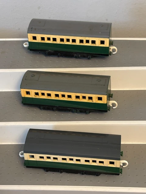 TOMY THOMAS THE Tank Engine Trackmaster - Express Coaches x3 £19.99 ...