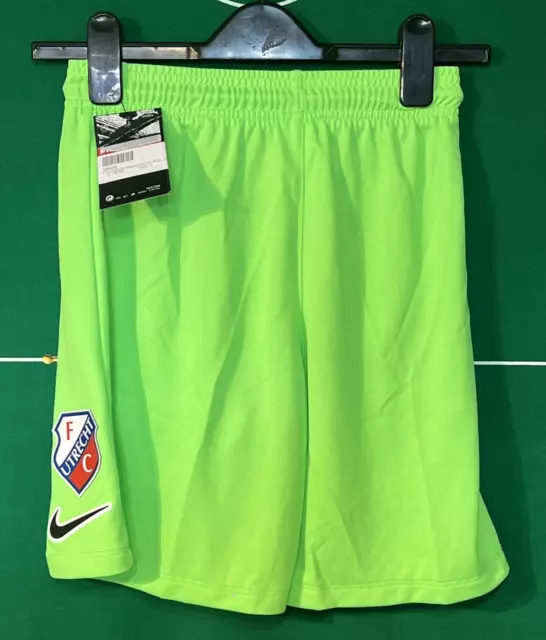 Fc Utrecht - Football  Shorts Green  (L Y) 147-158Cm - Bnwt