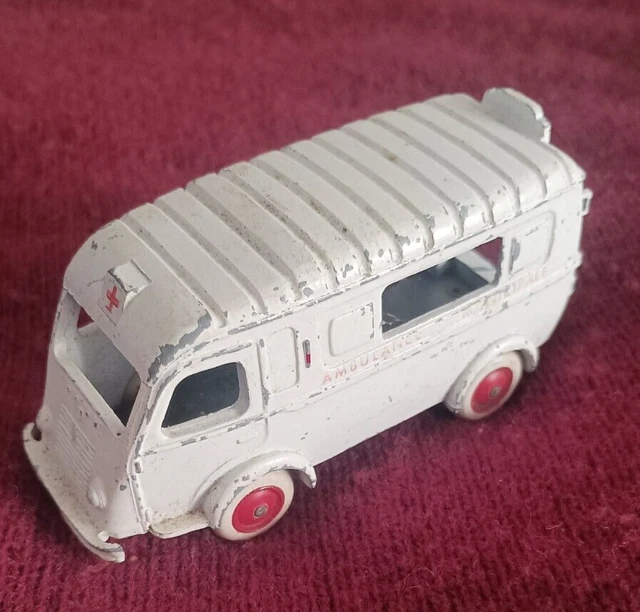Modèle Réduit Ambulance Renault 1000 Kg - Ancien CIJ Repeint - 1/43 - Occasion