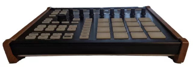 Native Instruments Maschine Mk2 + Seitenteile aus Holz, Inklusive Software. 3