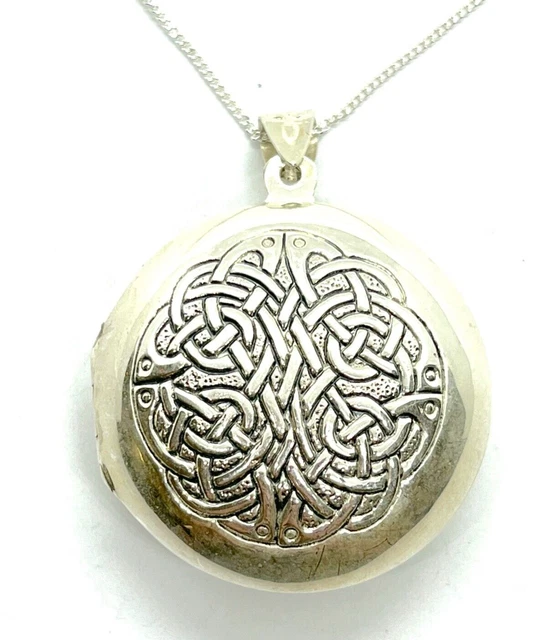Large Vintage St. Silver Celtic Irish Blessing Opening Locket Pendant Necklace Large Vintage St. Silver Celtic Irish Blessing Opening Locket Pendant Necklace