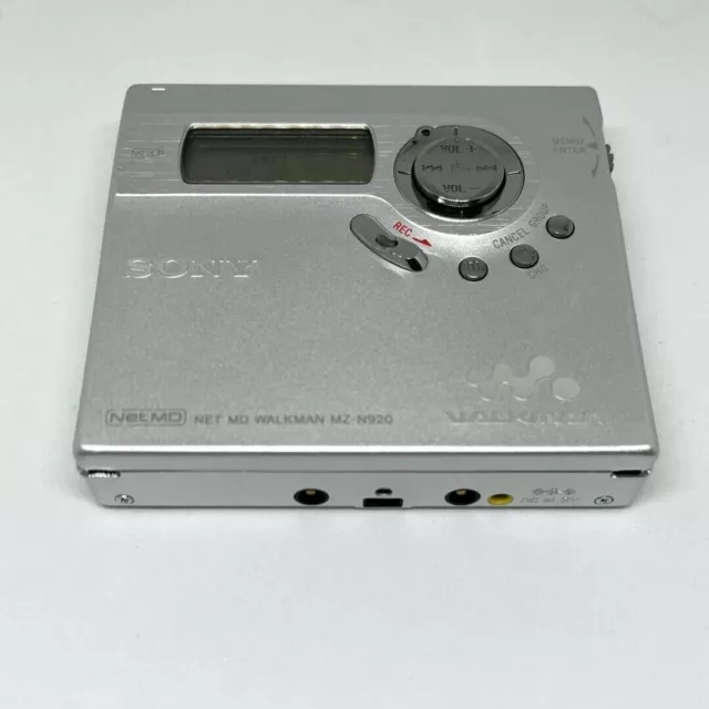 SONY MD WALKMAN MZ-N920 Silver Portable Recording Audio Player Rare Japan