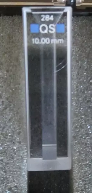 SINGLE Hellma 284 QS 10MM Path Semi-Micro Quartz UV Vis Cuvette SMALL CHIP