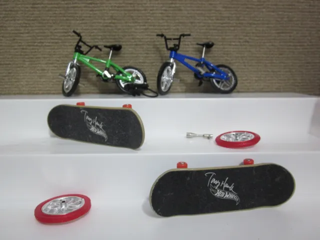 Skate Park Set MINI Bike Finger Skateboard Fingerboard Toy