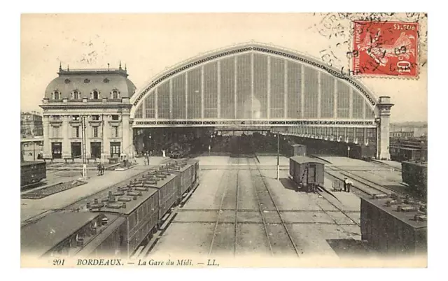 33 - Bordeaux - La Gare du Midi - animee - round obliteration of 1909 - CPA - Vo