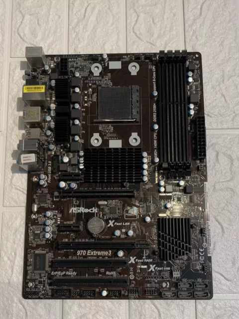 ASRock 970 Extreme3 Mainboard  + Blende