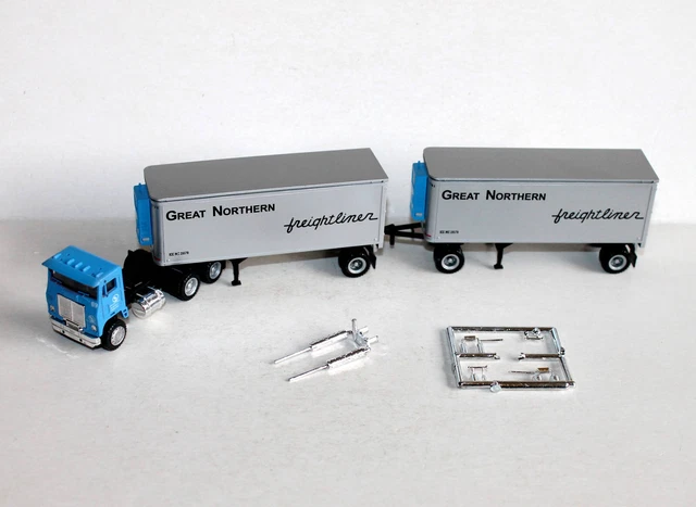 Lot 3 Camions 1:87 Avec Remorques Personnalisées Blanchard / Blancher / Trans-Bigouden