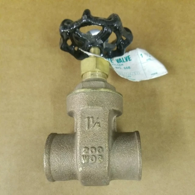 Hammond 668 Brass Gate Valve 1-1/4" C X C