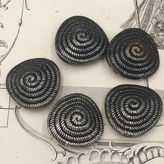 5 Boutons Anciens en métal Couture Mode Vintage French buttons 36 mm
