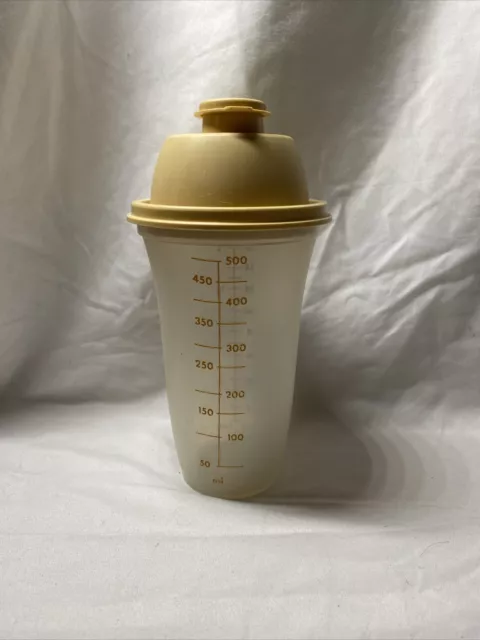 Vintage TUPPERWARE Quick Shake 16 oz Mixer Blender Gravy Shaker with Beige Lid