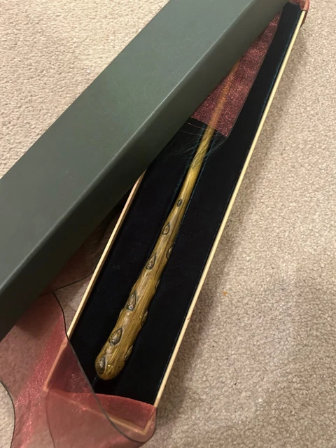 HARRY POTTER NOBLE collection wand - cherry wood - cursed child EUR 18