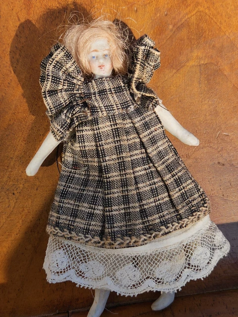 Poupée Indienne Vintage - Tête, Bras, Jambes En Porcelaine - Yeux En Verre
