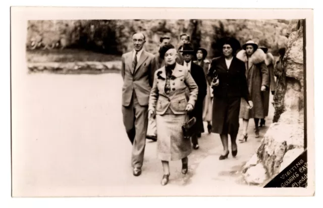 RPPC POSTCARD CIRCA 1930s GROUP OF PEOPLE VISTING GOUGHS CAVE CHEDDAR ENGLAND