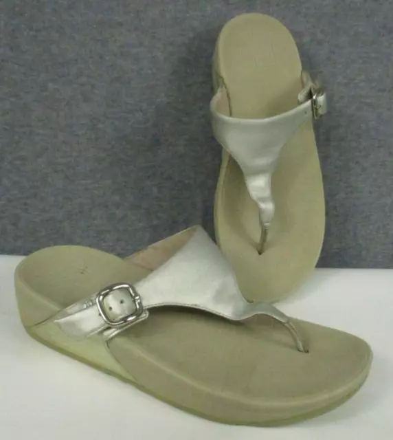 FitFlop Shoes 7 Women's Beige Silver Thong Sandals Leather Slip On Cream