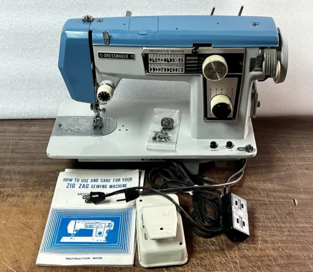 VINTAGE USED DRESSMAKER DeLuxe Zig-Zag S-3000 Sewing Machine, A
