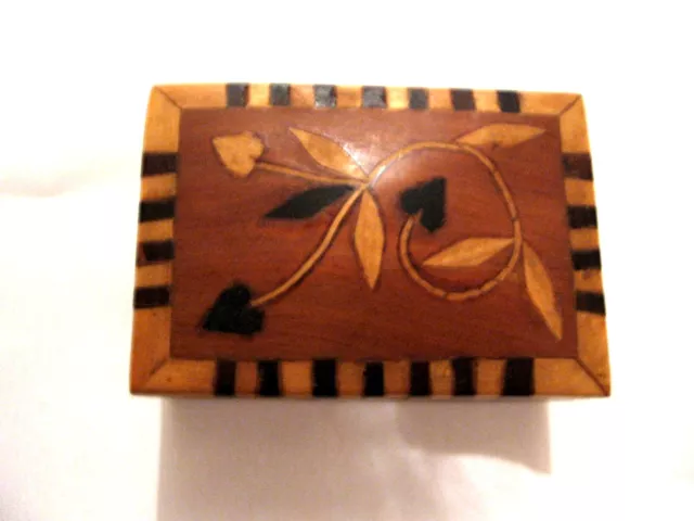 Jolie PETITE BOITE en bois MARQUETERIE - Pretty small box in MARQUETTERY wood