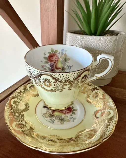 Paragon Bone China Tea Cup&Saucer By Appointment To Her Majesty The Queen Yellow