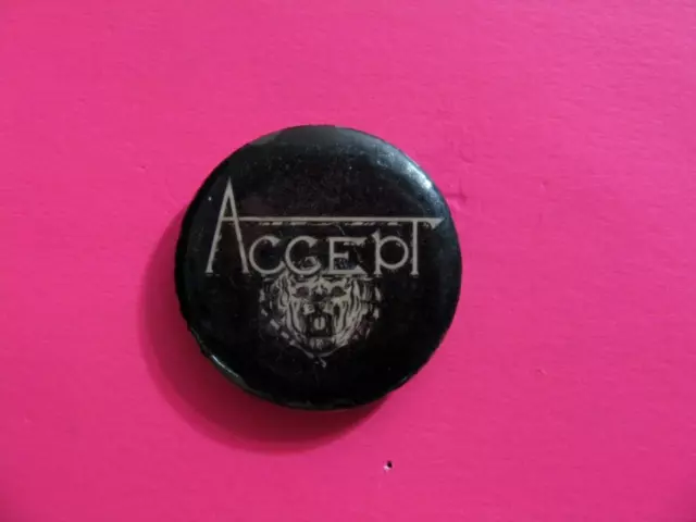 Genesis Official 1981 Vintage Button Pin Badge Us Import      3