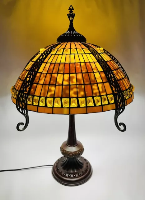2005 TIFFANY STYLE Table Lamp w/Hand-Made Stained Glass Shade