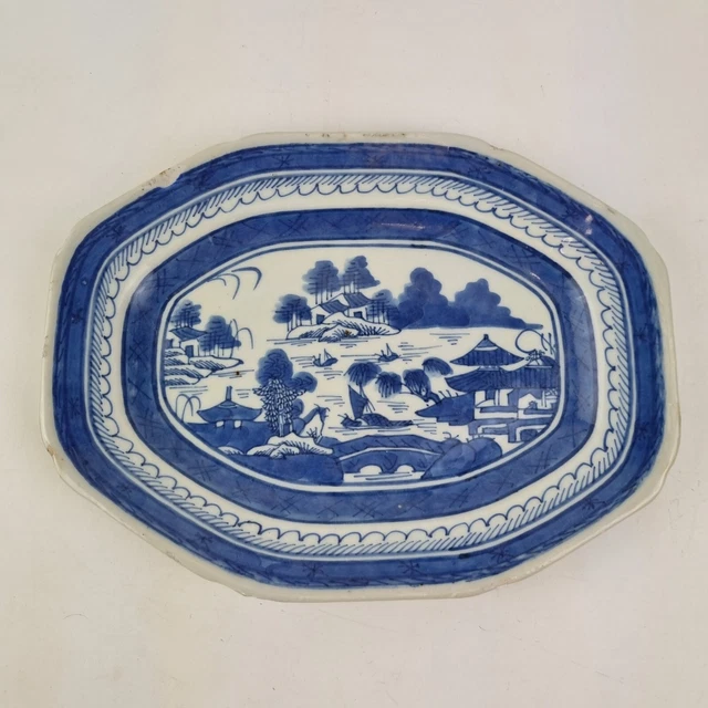 ANTIQUE 18THC CHINESE Blue And White Platter Plate Painted With