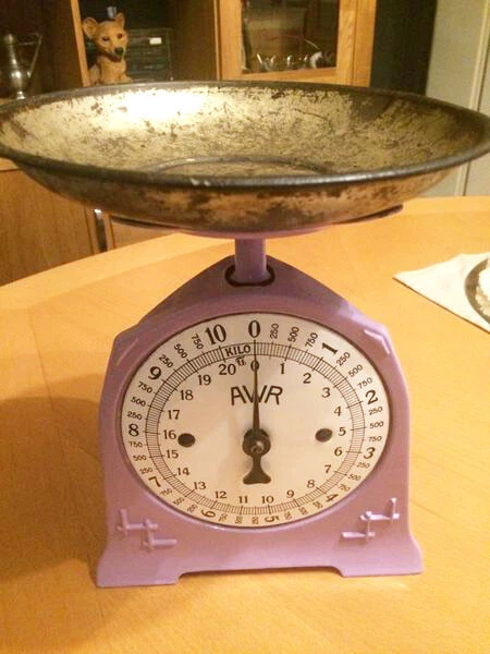 Antike trifft die Moderne! Original alte Vintage Küchenwaage, Waage, Tellerwaage