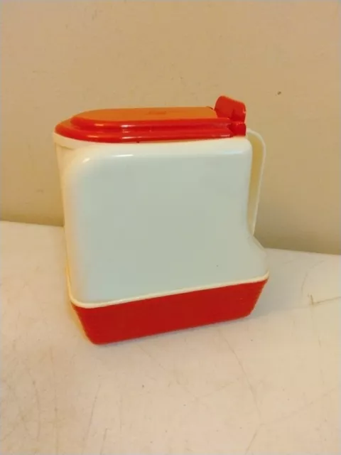 Vintage Lustro Ware L 45 Red And White 2 Quart Hard Plastic Pitcher