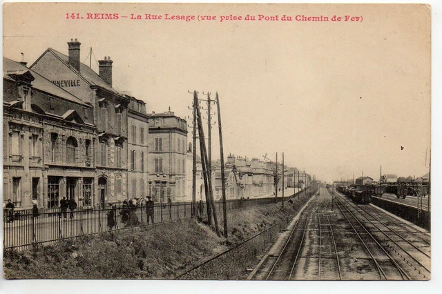 REIMS - Marne - CPA 51 - Gare - train - Chemin de fer - rue Lesage