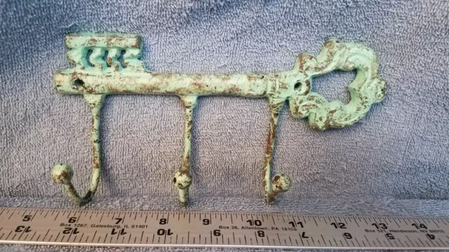 Decorative Wall Mounted Cast Iron Key Holder,Vintage Rustic Key w 3 Hooks Hanger