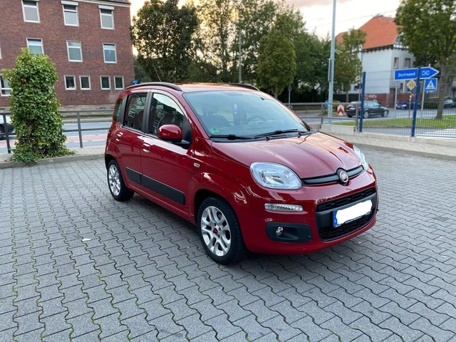 Fiat Panda 1.2 Lounge EZ 2012 104.900 km, 51 kW (69 PS) Fiat Panda 1.2 Lounge EZ 2012 104.900 km, 51 kW (69 PS)