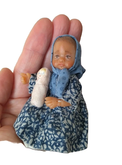 Mini Poupée Articulée Faite Main - Création Artisanale Unique - 9 Cm