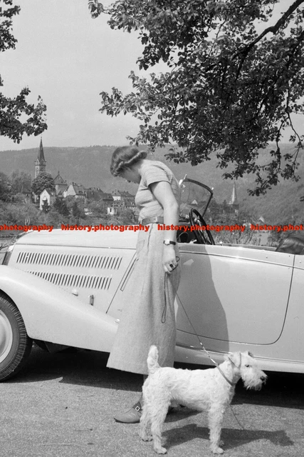 F000740 Going to Neckargemuend by Mercedes Benz car. BdM. Germany 1930s