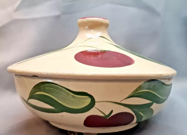 Watt Pottery Watt Ware 3 leaf Apple #96 Covered Casserole Oven Ware U.S.A.