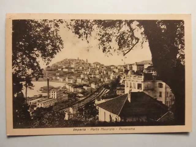 Porto Maurizio (Imperia). Veduta.