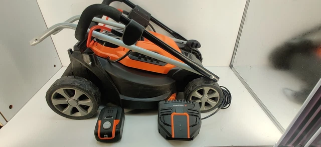 Yard Force LM G32 40V 32cm Cordless Lawnmower With Battery And Charger Unboxed