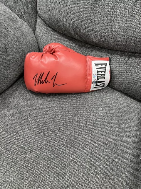 Mike Tyson Signed Red Everlast Glove Mike Tyson Exclusive Hologram And BAS Holo