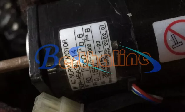 One Used YASKAWA SGM-A5A3NT14 SERVO MOTOR