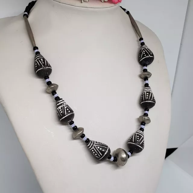 Vintage Mali Clay Beaded Necklace Black Tribal Ethnic Bead Silver Tone Choker 2