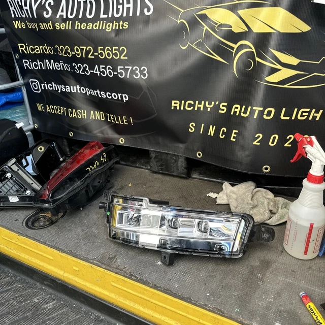 20222024 RIVIAN R1S R1T Right Side OEM DRL Driving Fog Light Cornering